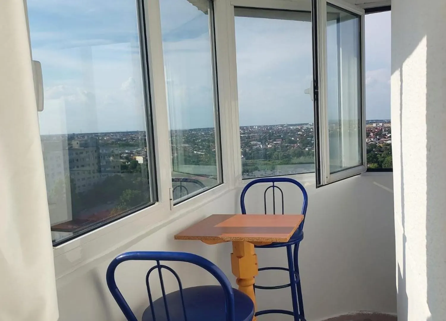Panorama Mega Apartament Pantelimon Bucureşti 0*,  România